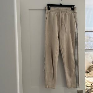 Aritzia TNA Sweatpants